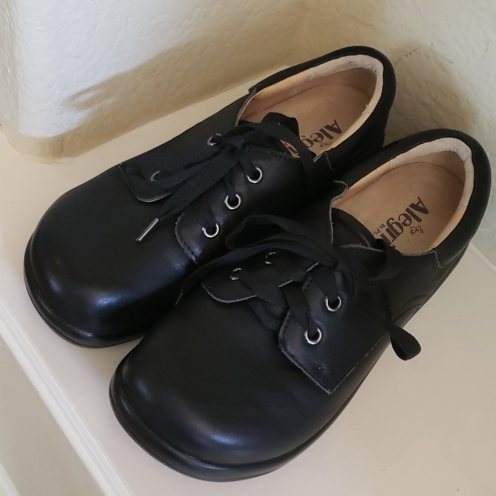 Alegria/ Bree black